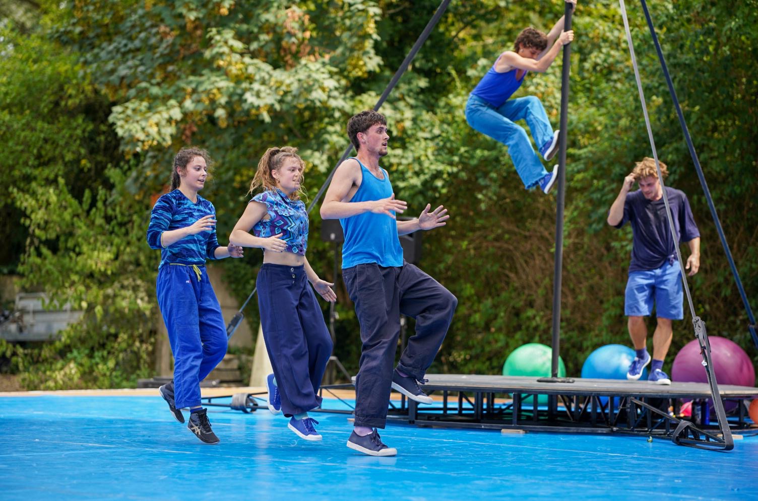 Un premier spectacle de cirque qui fait l’unanimité à l’Hôpital de La Roche-Guyon